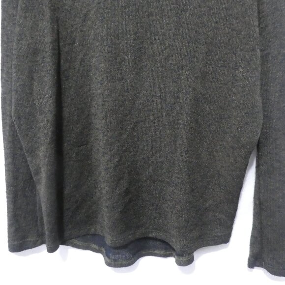 JOLIE USA | 24 pit to pit measured | Lightweight Olive Green V-Neck Sweater - Picture 7 of 14